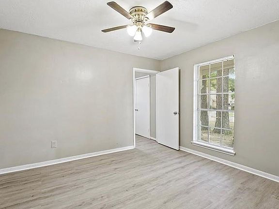 4th image of 23215 Canyon Lake Dr