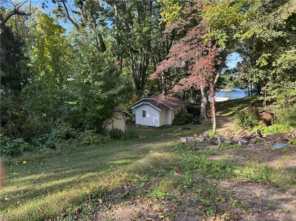 3995 Melton Ave, Akron, OH 44319