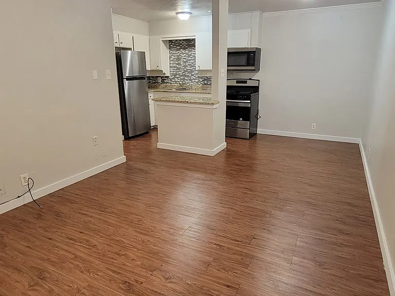 2428 Louise St #2505 — Photo 51