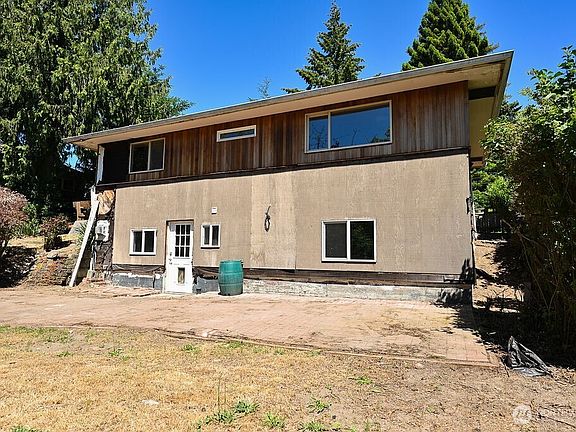 5th image of 14323 12th Avenue SW