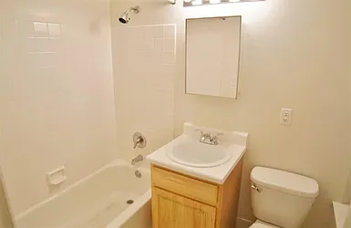 Rented by R New York