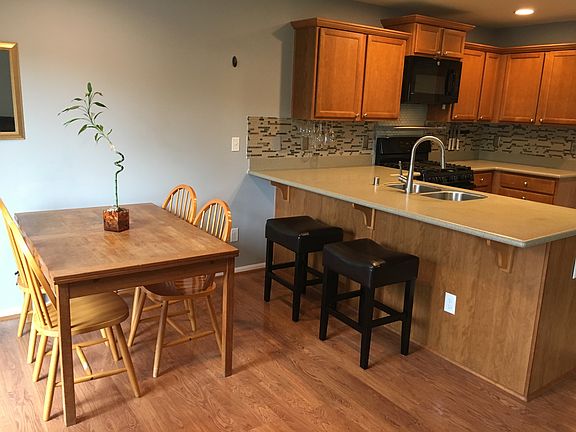Kitchen & Eating area