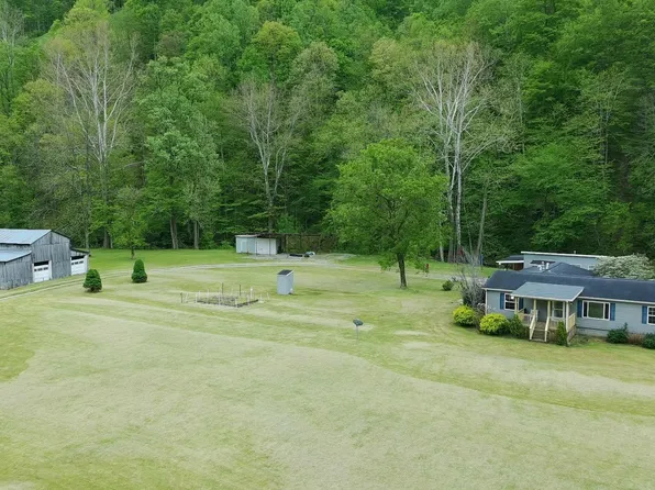 1814 Mannington Rd, Smithfield, WV 26437