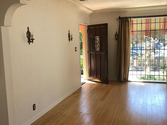 2nd image of 3357 Glenhurst Ave