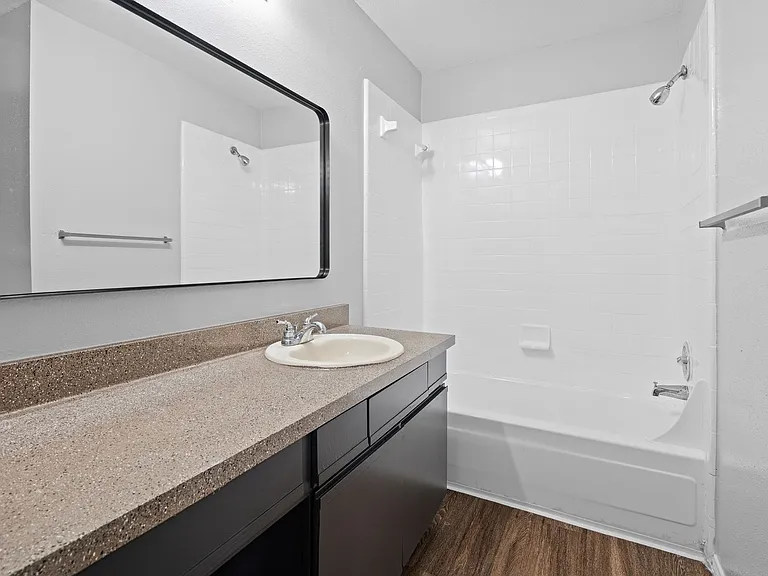 1815 River Crossing Cir #D — Photo 20