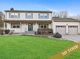 9 Deer Run Ct, East Brunswick, NJ 08816