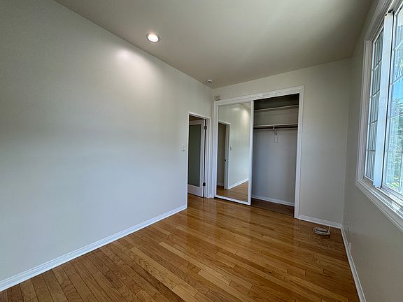5th image of 956 Granville Ave #2