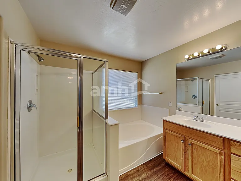 10859 W Locust Ln — Photo 16