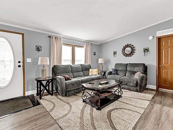 4th image of 9913 Grantham Ct