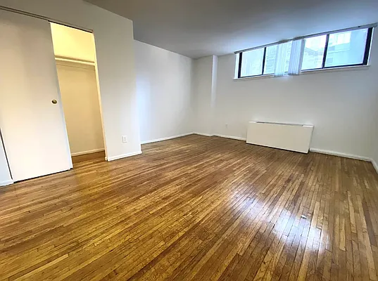 Rented by J PRESTON AND ASSOCIATES INC | media 7