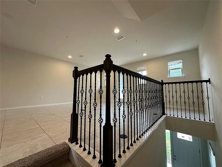 527 Piazza Point — Photo 15