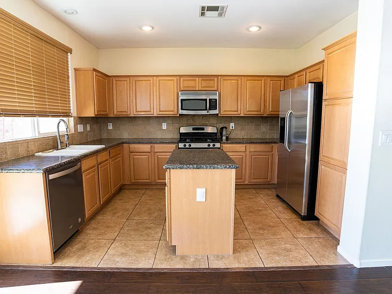10643 Tray Mountain Ave — Photo 8