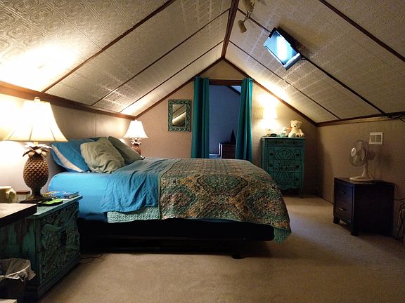 2nd Floor King Bedroom