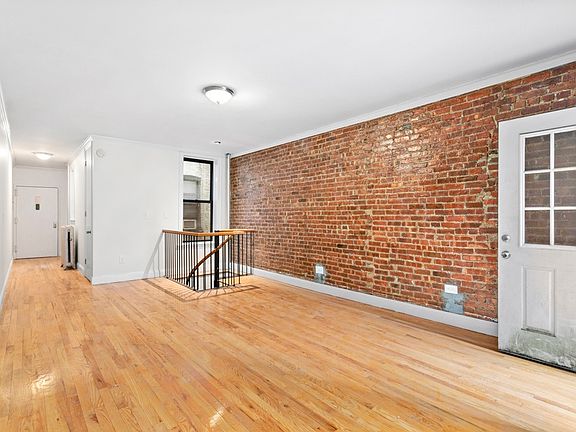 2nd image of 439 16th St APT 1RR