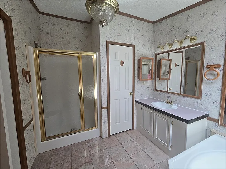 330 McClain Dr — Photo 12
