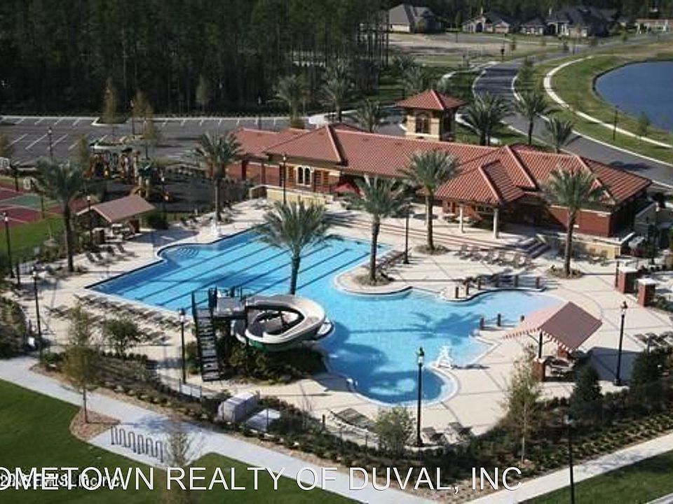 1st image of 722 Servia Dr