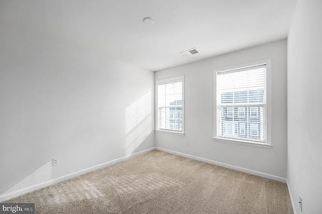 1319 Gilmore St — Photo 25
