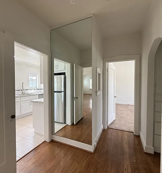 1249 S Tremaine Ave — Photo 15