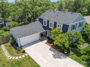 22W103 Sheffield Ct, Glen Ellyn, IL 60137