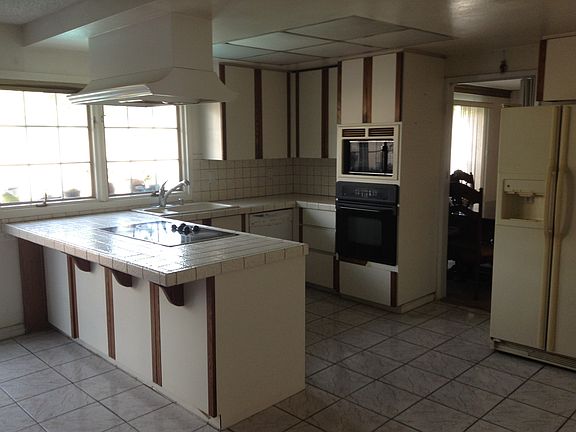 Spacious Kitchen