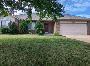 5561 W Lombard St, Springfield, MO 65802