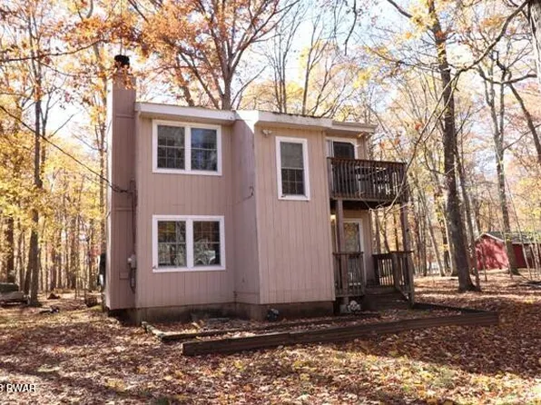 232 Powderhorn Dr, Lackawaxen, PA 18435