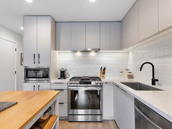 3rd image of 3018 Saint George St #301