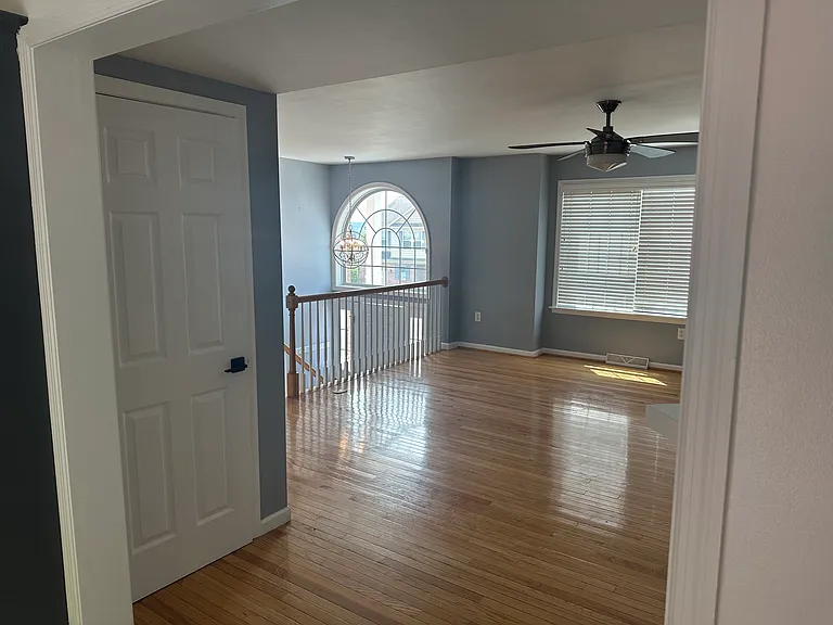 446 Hillside Dr — Photo 6