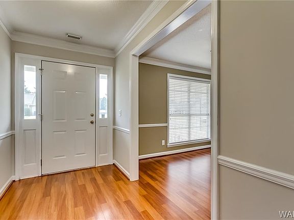 3rd image of 11520 Ashley Ave