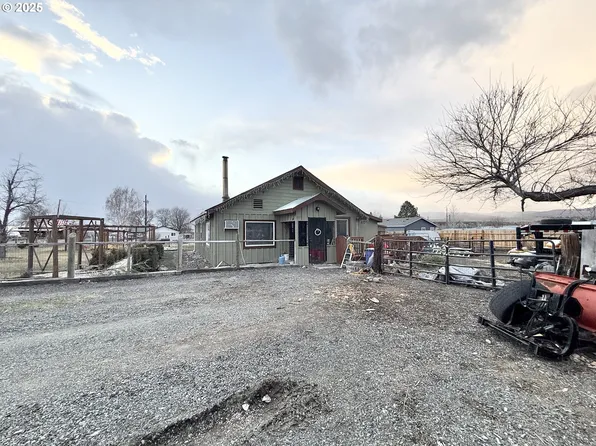 138 W 12th St, Prairie City, OR 97869