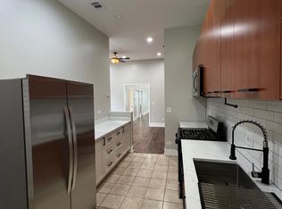 3906 N Broadway St APT 3, Chicago, IL 60613