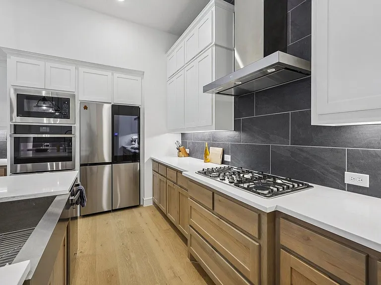3870 Verona St — Photo 15