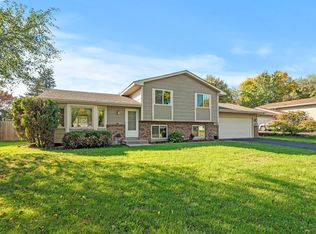 8975 Yucca Ln N, Maple Grove, MN 55369