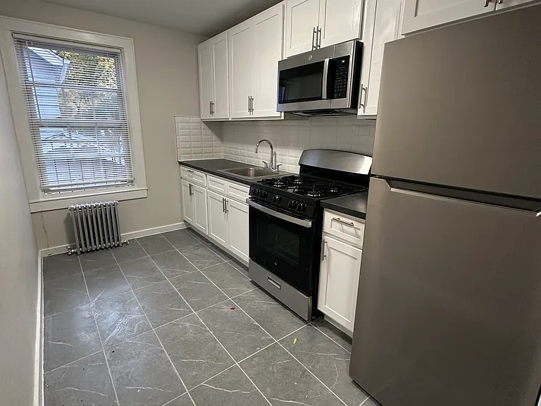500-502 Alma Ter #1B — Photo 1