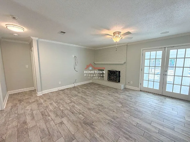 220 Cordoba St — Photo 7
