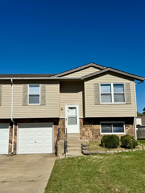 2 bed, 1000 sqft, $1,425 — Photo 2