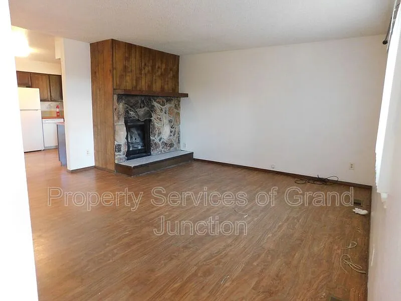 Building Photo - 3252 Villasur Dr #B