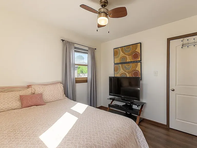 3844 Robinhood Ln — Photo 12