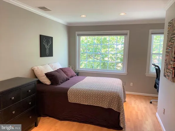 617 N Henry St, Alexandria, VA 22314