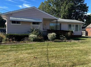 1824 Robindale St, Wickliffe, OH 44092