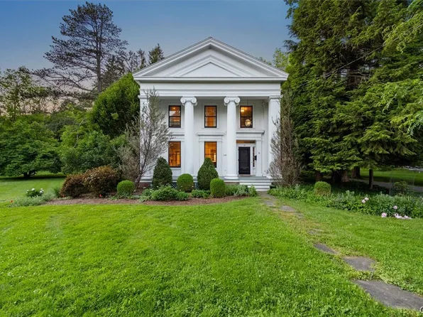 76 College St, Clinton, NY 13323