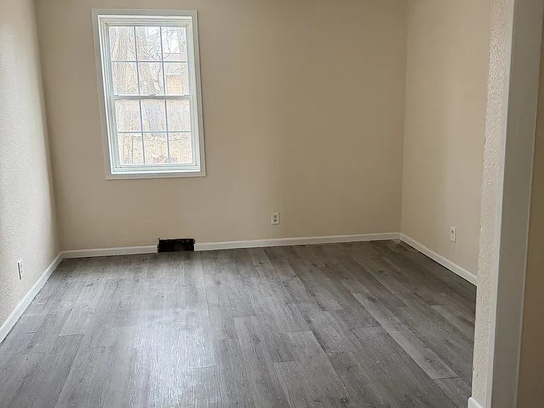 458 S Float Ave — Photo 10