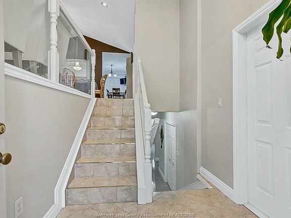 5th image of 1432 Meridian St