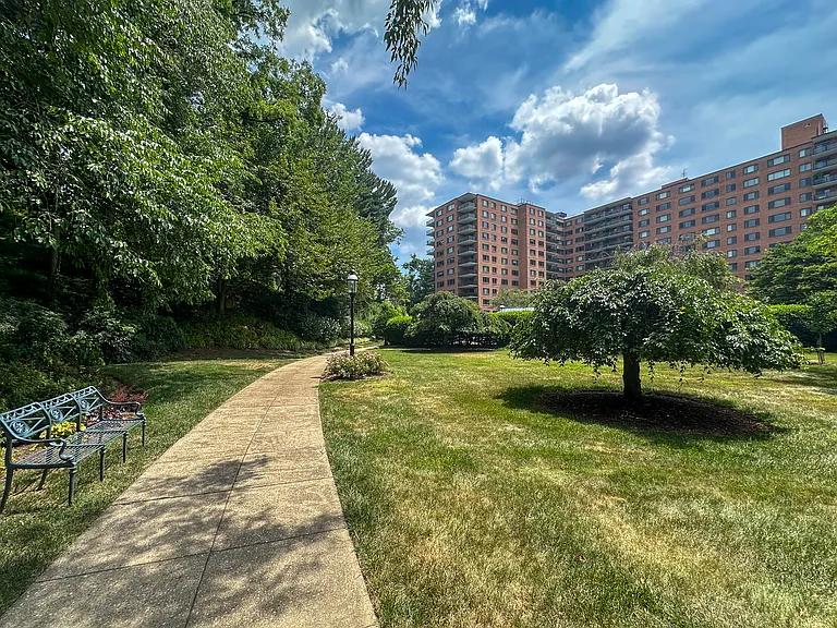 4201 Cathedral Ave NW #321E — Photo 20