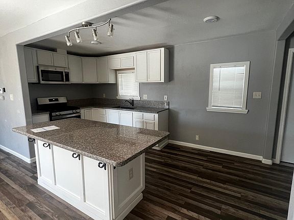 3rd image of 194 N Airport Way #194