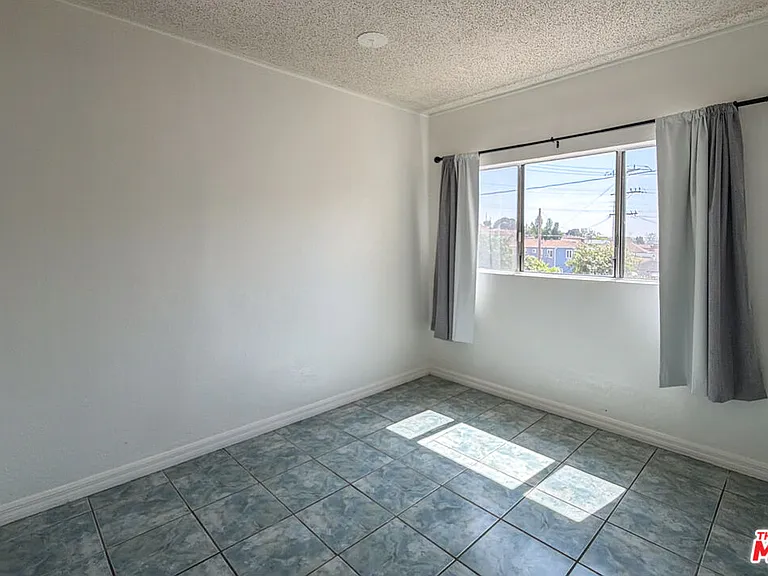 3331 1/2 City Terrace Dr — Photo 15