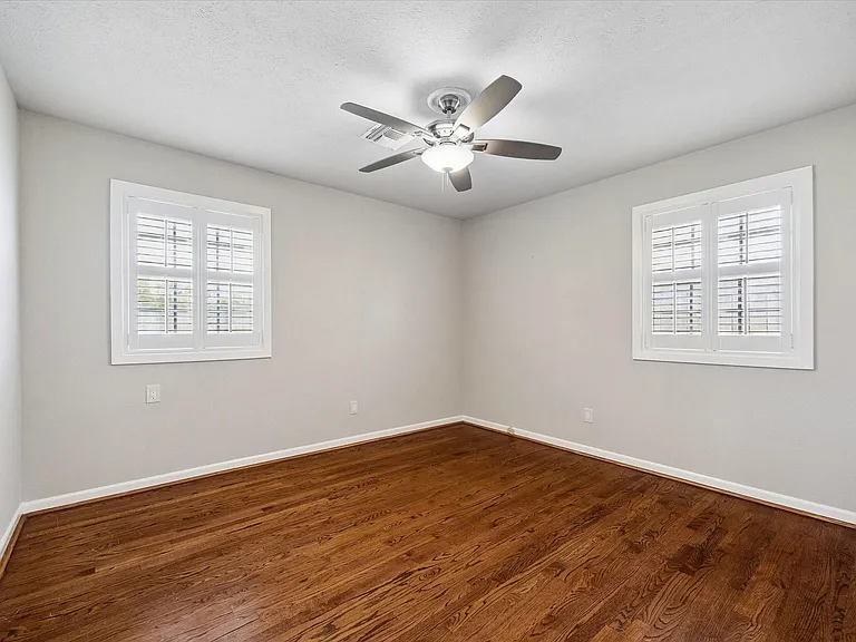 2431 Willowby Dr — Photo 8