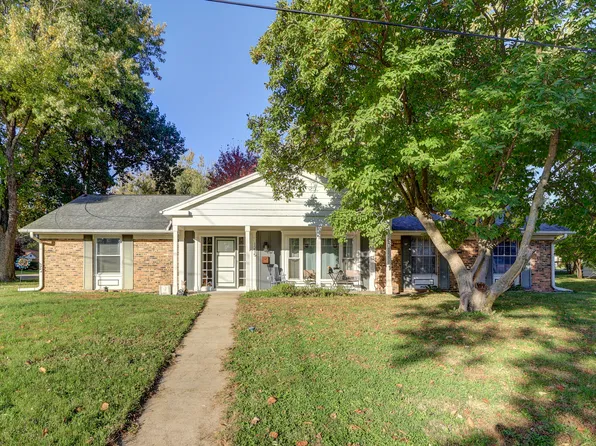 1215 Brigadoon Dr, Dixon, IL 61021