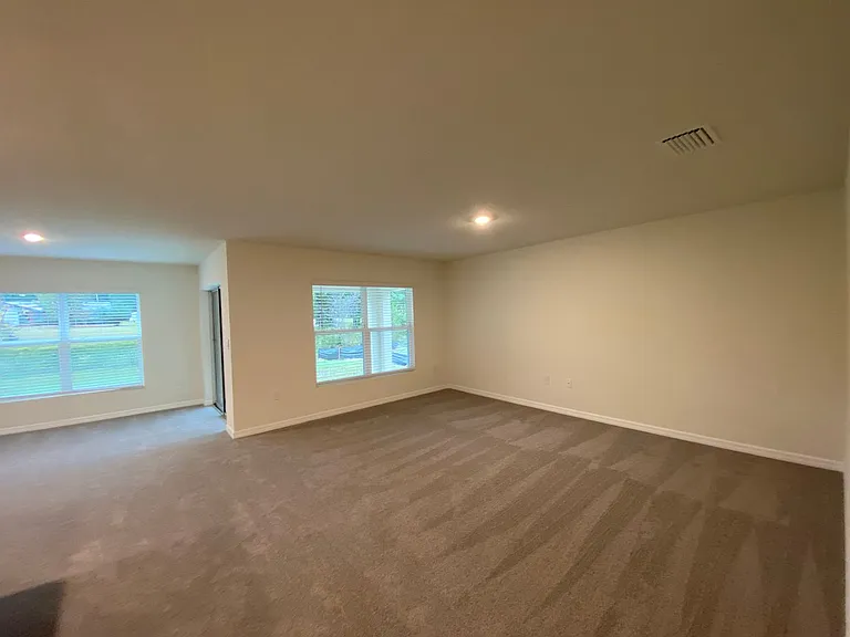 6461 SE 4th Ln — Photo 4