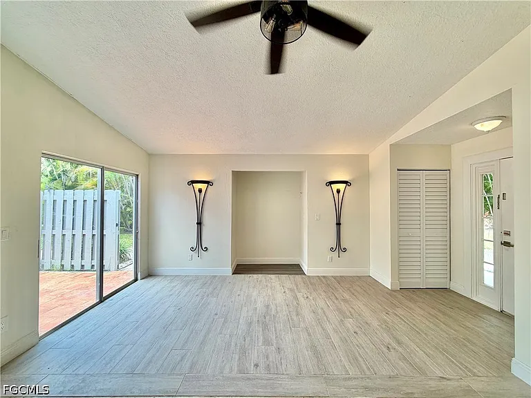 6220 Timberwood Cir #122 — Photo 12